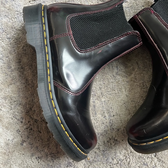 Dr. Martens Womens Chelsea boots size 9 - Picture 2 of 8